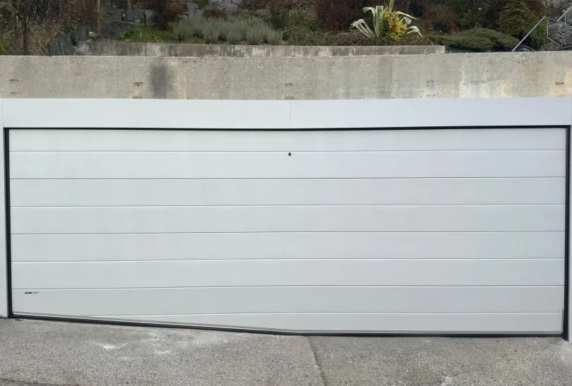 Porta garage su misura con 10 anni di garanzia, Svizzera, Lugano