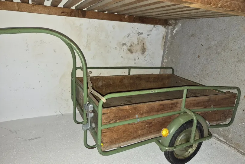 Rimorchietto per motorino, con gancio di traino, Switzerland, Riva San Vitale