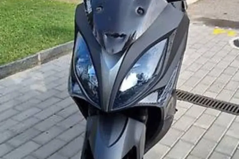 Vendo scooter Kymco Xciting 400, Usato, Svizzera, Vacallo