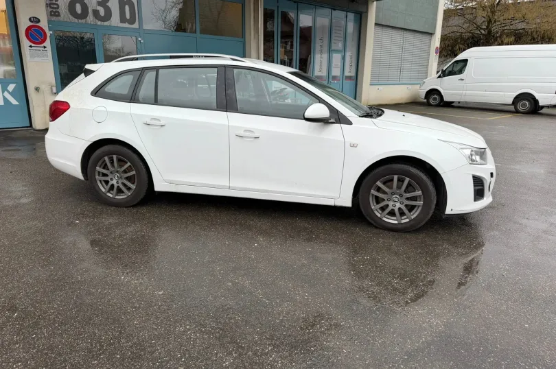 CHEVROLET Cruze Station Wagon 1.7 VCDi LT, Used, Switzerland, Hunenberg