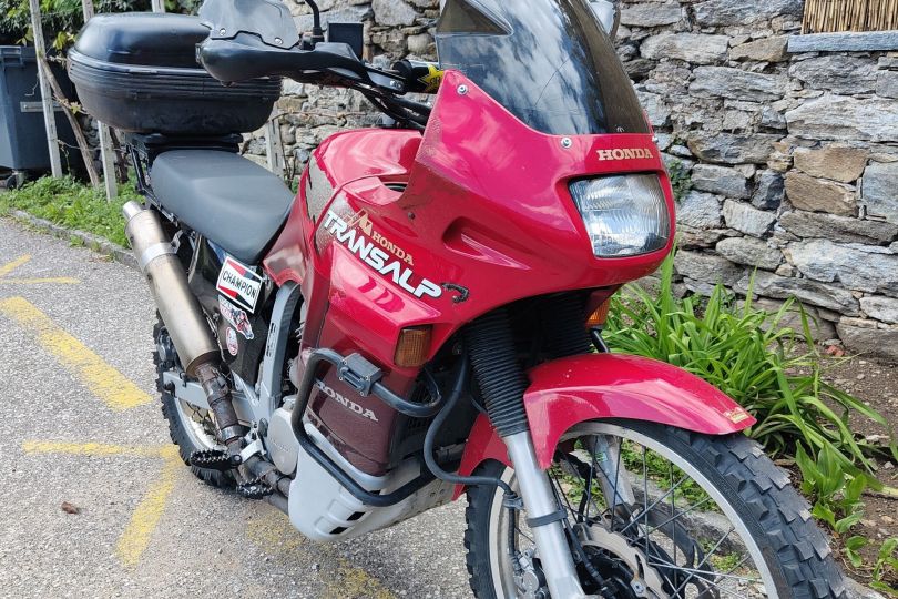 HONDA XL 600 V Transalp (Cert. tipo 6HA114), Usagé, Suisse, Contra