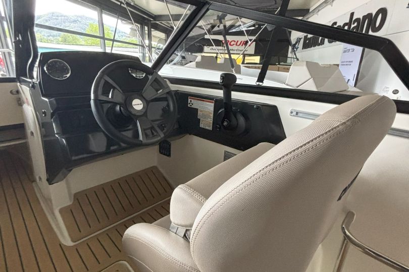Quicksilver 555 Bowrider, Suisse, Caslano