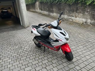 Vendo scooter Yamaha Aerox YQ50, Gebraucht, Schweiz, Stabio