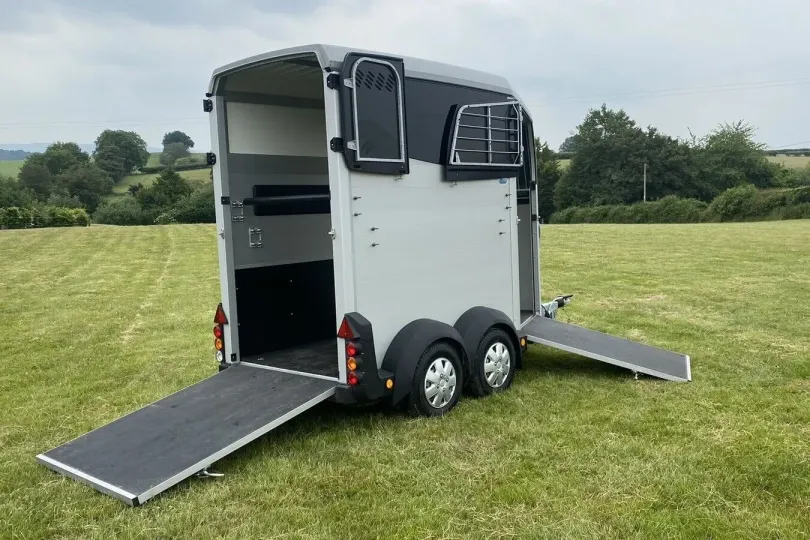 Ifor Williams HBX 403 Silber – 2020, Suisse, Hunenberg