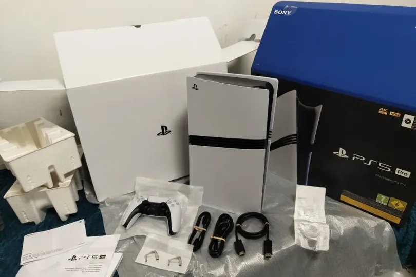 Sony PlayStation PS5 Pro, Sony PS5 Slim Console, Svizzera