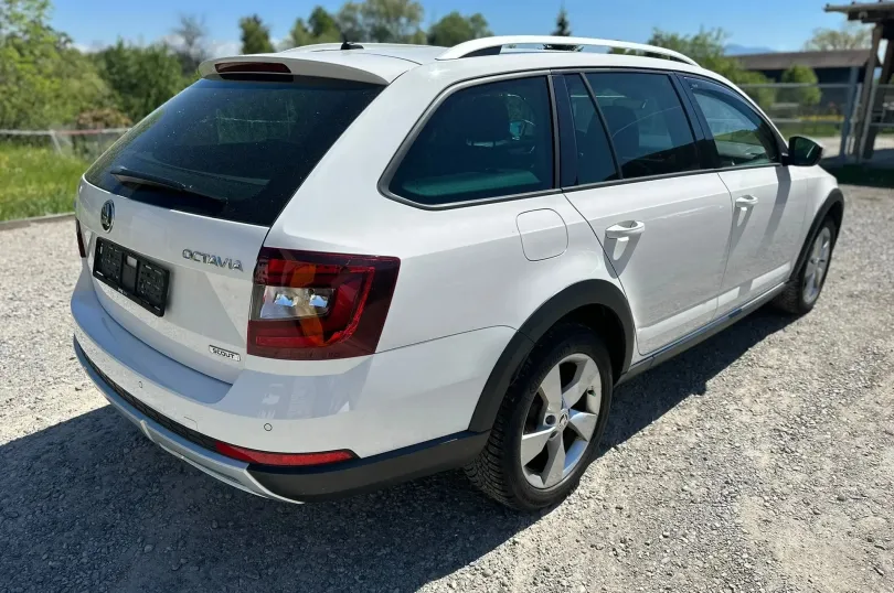 SKODA Octavia Combi 2.0 TSI Scout 4x4 DSG, Used, Switzerland, Hunenberg