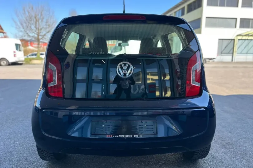 VW Up 1.0 white up Art on Ice ASG, Usagé, Suisse, Hunenberg