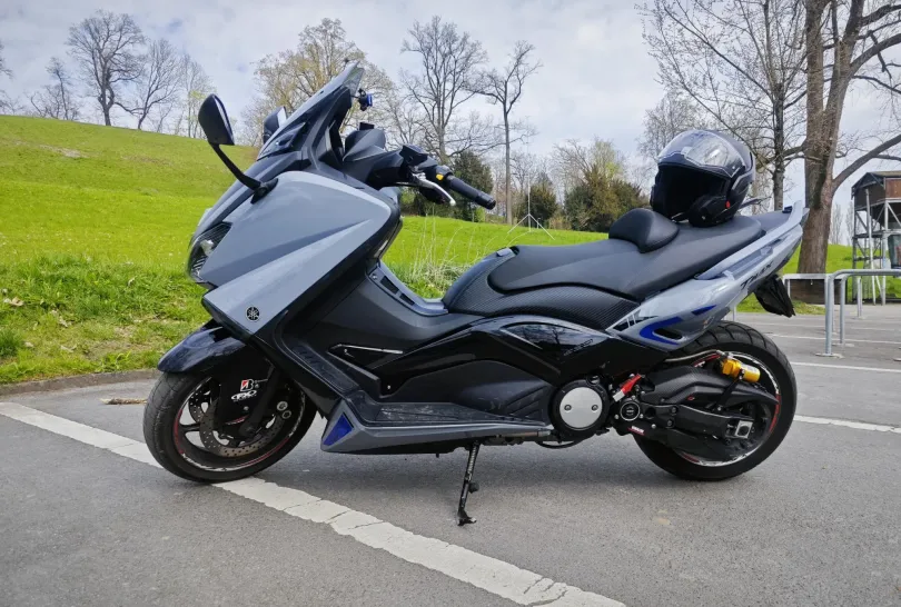 Tmax 530 mit Akrapovic und Rizoma , Usato, Svizzera, Glattbrugg