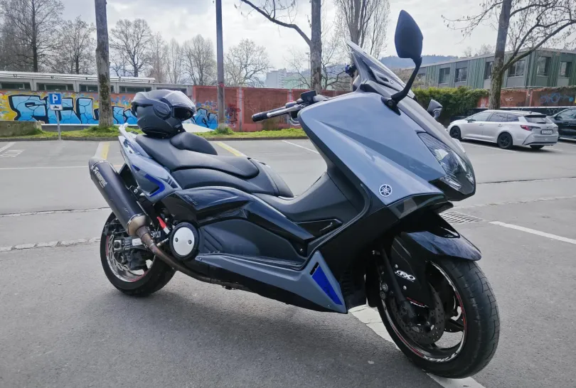 Tmax 530 mit Akrapovic und Rizoma , Usato, Svizzera, Glattbrugg