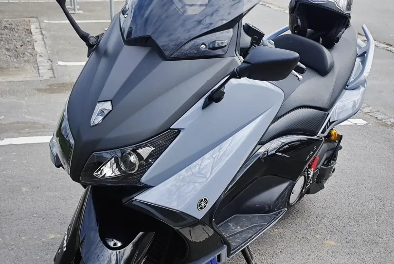 Tmax 530 mit Akrapovic und Rizoma , Usato, Svizzera, Glattbrugg