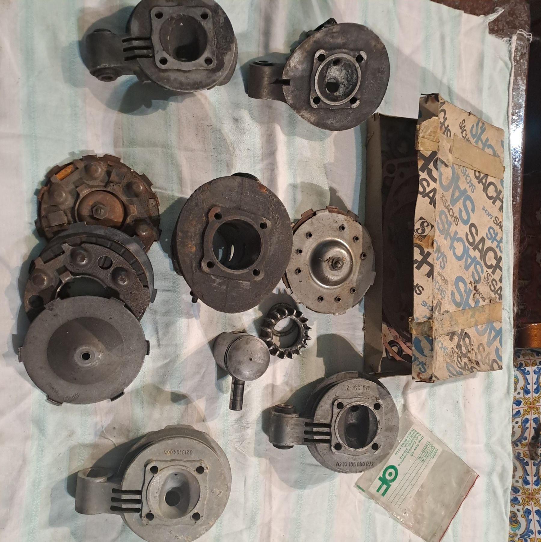 diversi pezzi Sachs 502 503, Schweiz, Riva San Vitale