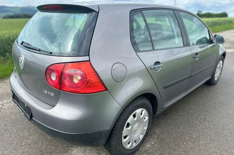 VW Golf 1.6 FSI Sportline, Usato, Svizzera, Hunenberg