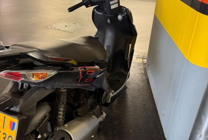 Scooter Kimco super 8, Usagé, Suisse, Lamone