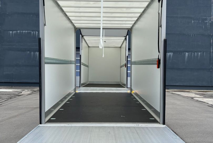 ACKERMANN 3.5T Kasten mit Hebebühne und Durchlade, Usagé, Suisse, Huenenberg See