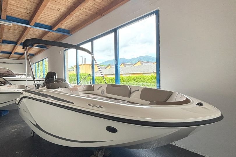 Quicksilver 475 Axess, Svizzera, Caslano