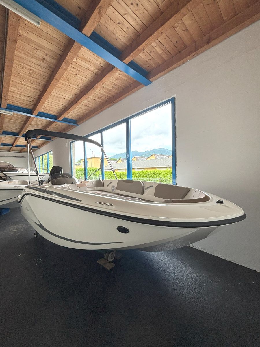 Quicksilver 475 Axess, Schweiz, Caslano