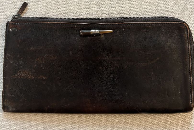 Bellissimo  porta documenti Yves Saint Laurent , Svizzera, Chiasso