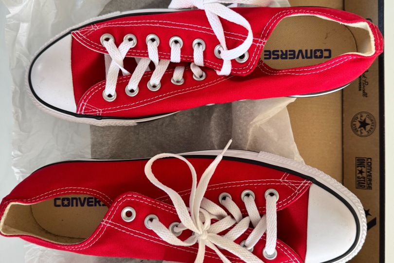 Scarpe Converse rosse Free classified ads in Switzerland