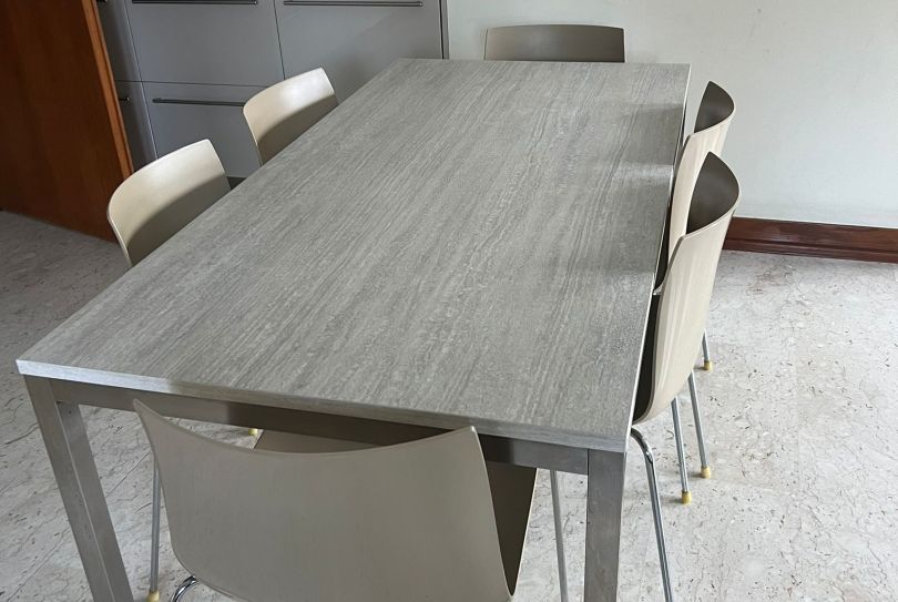 Modern Table, Suisse, Lugano