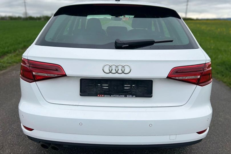 AUDI A3 Sportback 35 TFSI Sport S-tronic, Used, Switzerland, Hunenberg