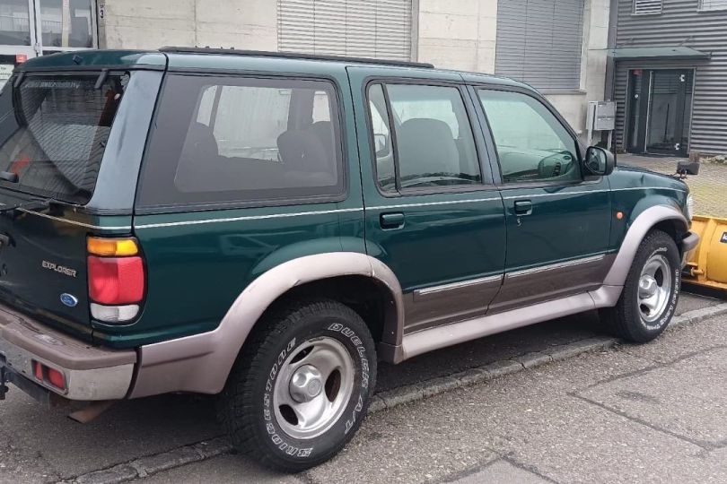 FORD Explorer 4.0 Meyer Schneepflug, Usagé, Suisse, Hunenberg
