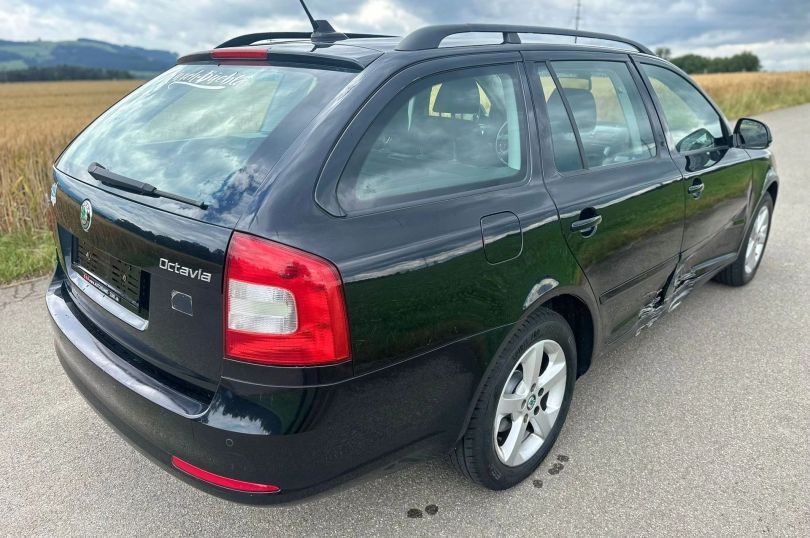 SKODA Octavia Combi 1.8 TSI Elegance 4x4, Used, Switzerland, Hunenberg