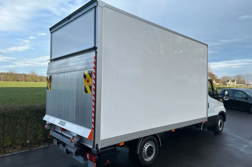 IVECO 35 S 18H A8, Usagé, Suisse, Hunenberg
