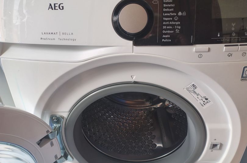 Set colonna lavatrice e asciugatrice AEG Bella, Schweiz