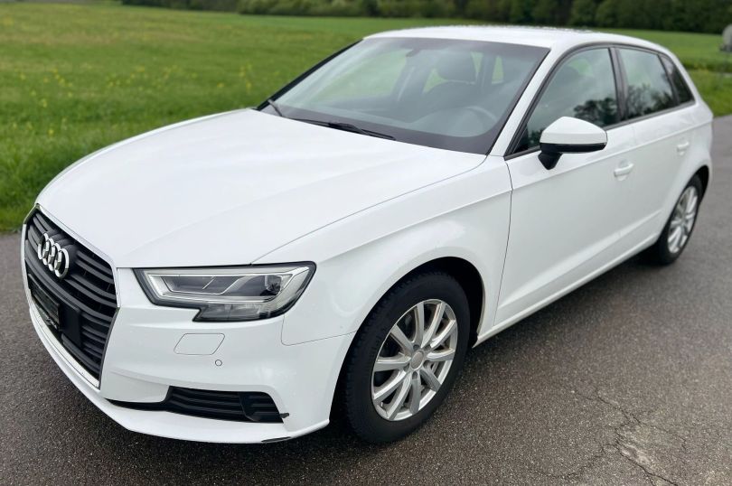AUDI A3 Sportback 35 TFSI Sport S-tronic, Usato, Svizzera, Hunenberg