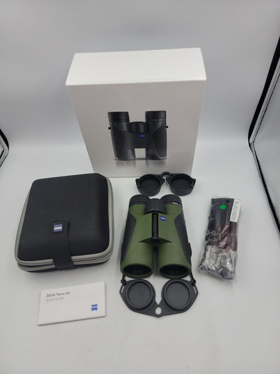 ZEISS Terra ED 10x 42 MM Binoculars, Suisse, Lausanne