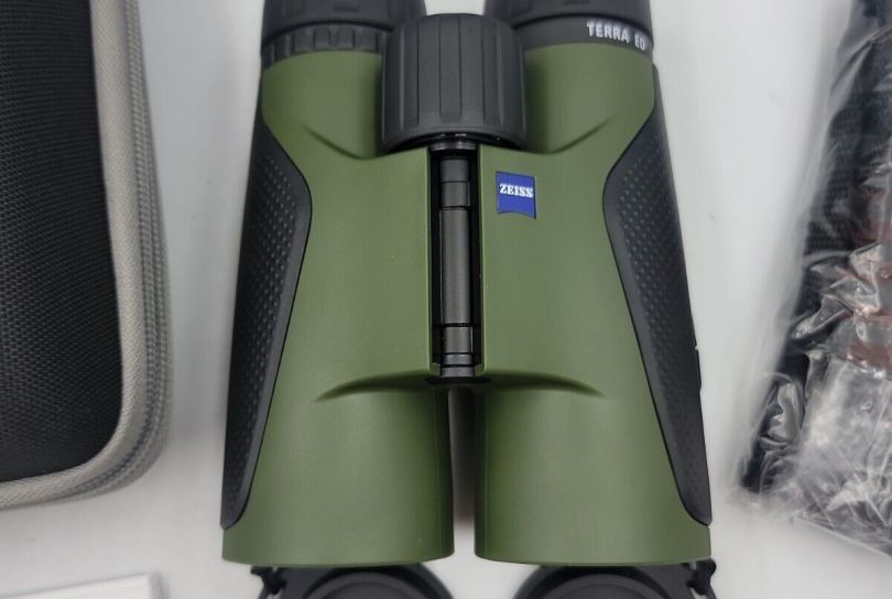 ZEISS Terra ED 10x 42 MM Binoculars, Suisse, Lausanne