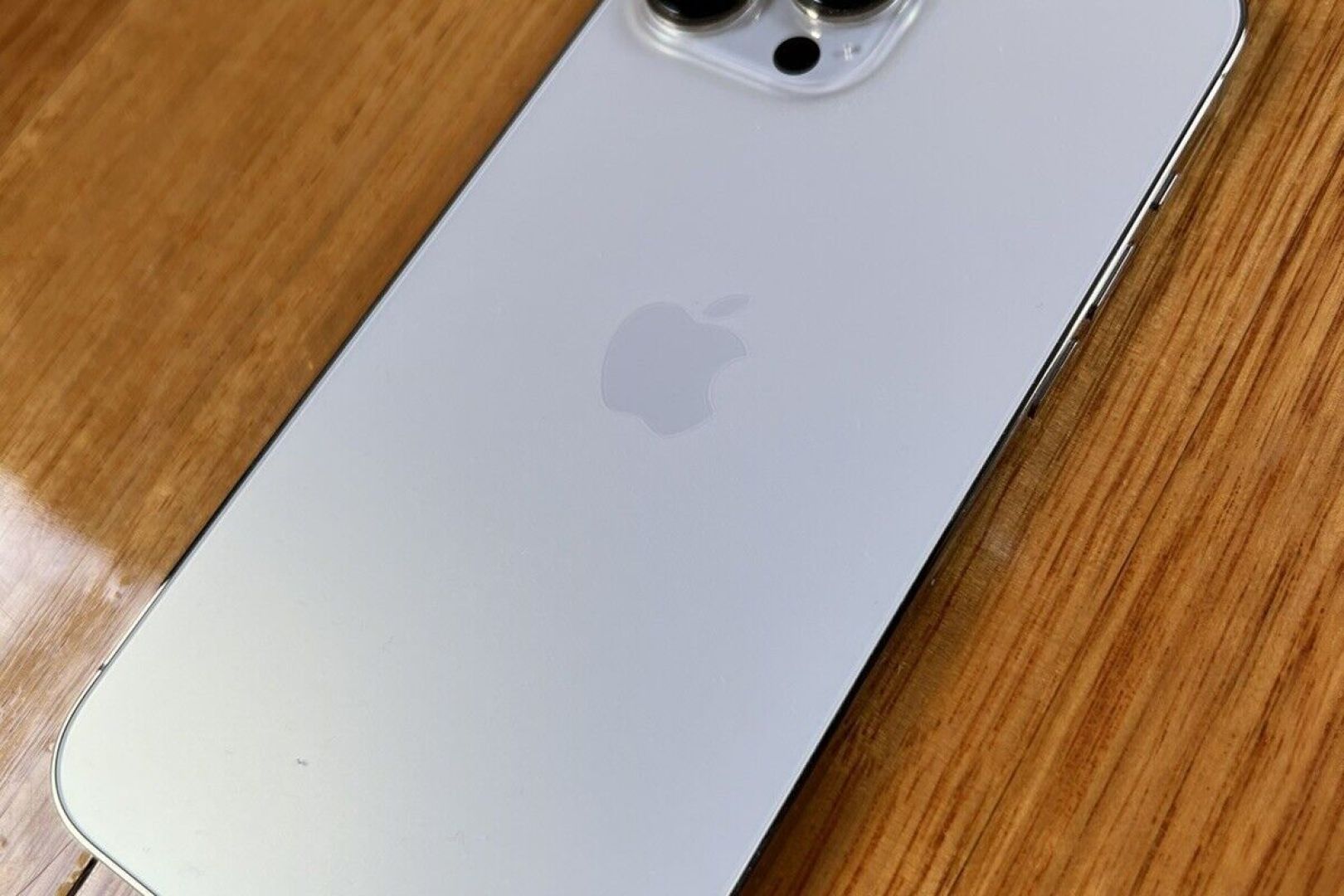 Apple iPhone 13 Pro Max - 256GB Gold Unlocked, Switzerland, Lausanne