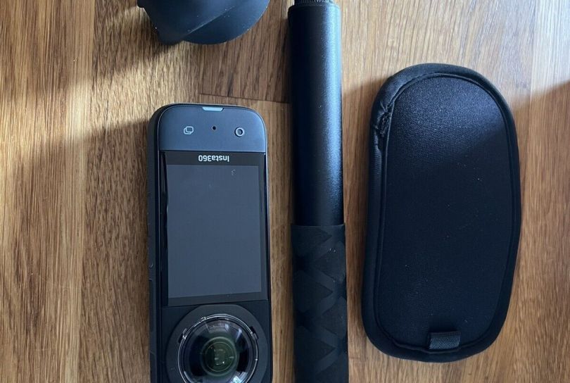 Insta360 X3 - Let's Go Bundle, Switzerland, Lausanne