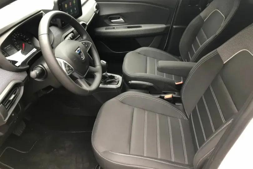 Dacia Sandero PERSONENWAGEN NEU (AUTOMATIKGETRIEBE, 49,00 CHF, Svizzera, Hunenberg