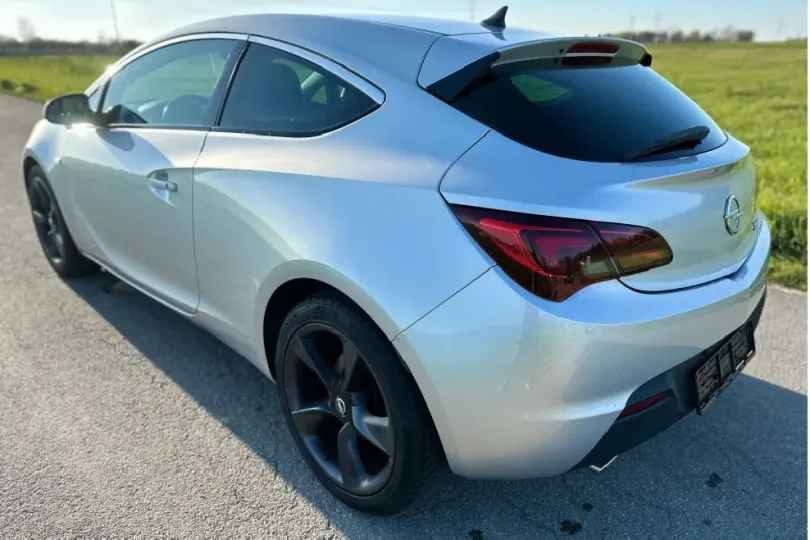 OPEL Astra GTC 1.6i 16V Sport, Usato, Svizzera, Hunenberg