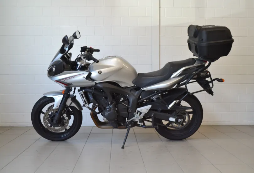 YAMAHA FZ 6 Fazer S, Usagé, Suisse, Camorino