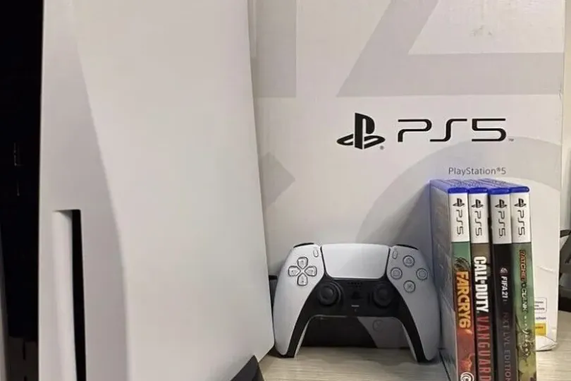 Sony PlayStation 5 Disc Edition mit 4 Spielen, Schweiz, Gland