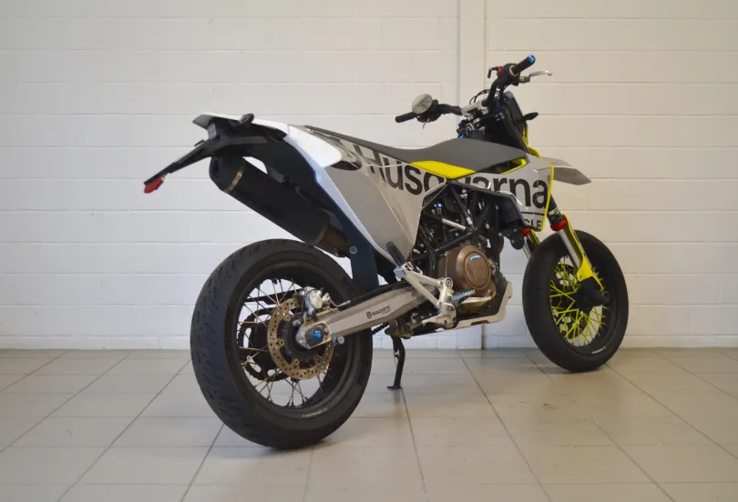 HUSQVARNA 701 Supermoto, Usagé, Suisse, Camorino