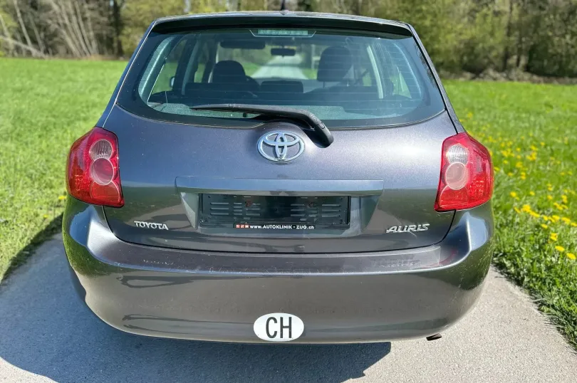 TOYOTA Auris 1.6 Style, Used, Switzerland, Hunenberg