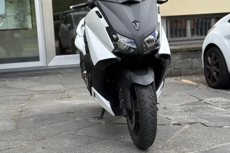 Tmax 530, Gebraucht