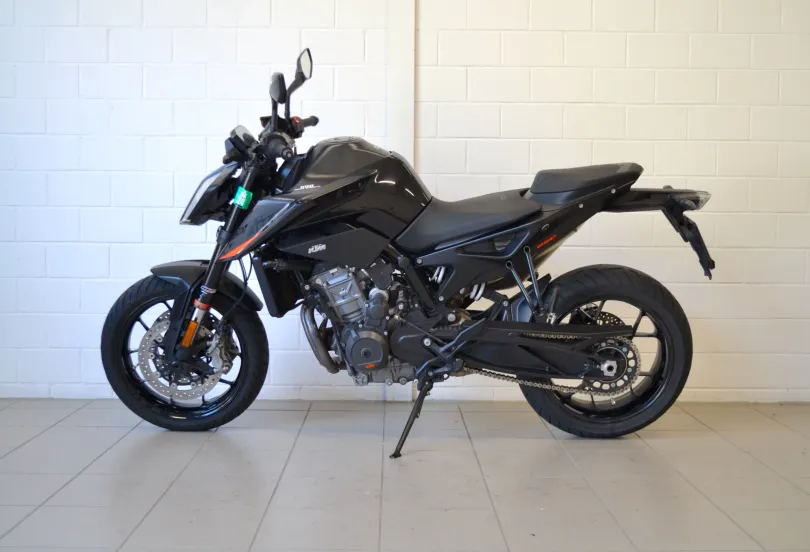 KTM 890 Duke, Used, Switzerland, Camorino