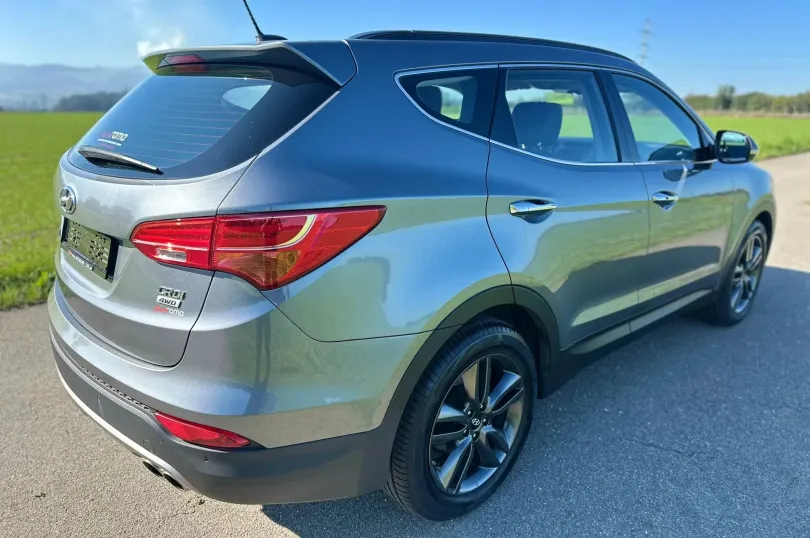 HYUNDAI Santa Fe 2.2 CRDI Premium 4WD Automatic, Usato, Svizzera, Hunenberg