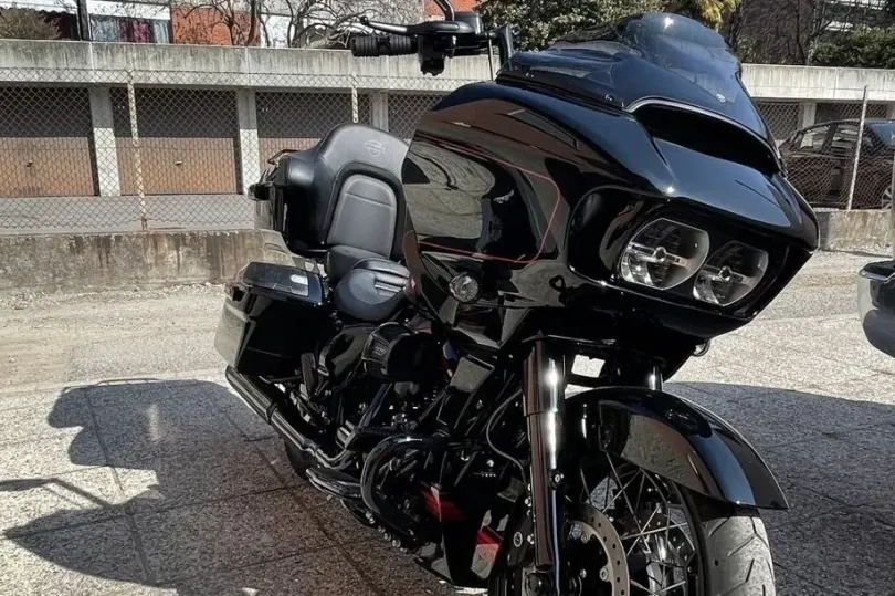 Vendo Harley Davidson Road Glide CVO Black Hole, Gebraucht, Schweiz, Agno