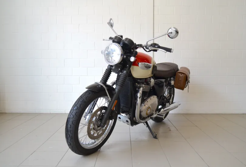 TRIUMPH Bonneville T100 35kW, Usato, Svizzera, Camorino