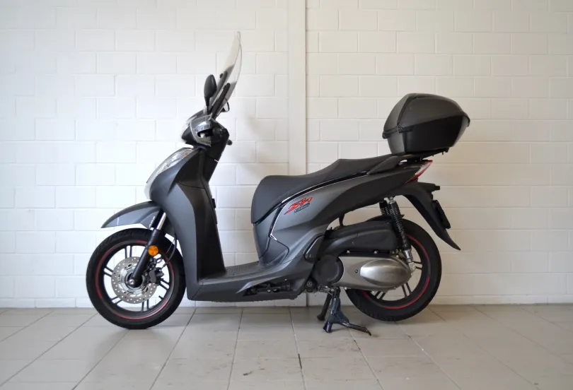 Honda SH 300, Usato, Svizzera, Camorino