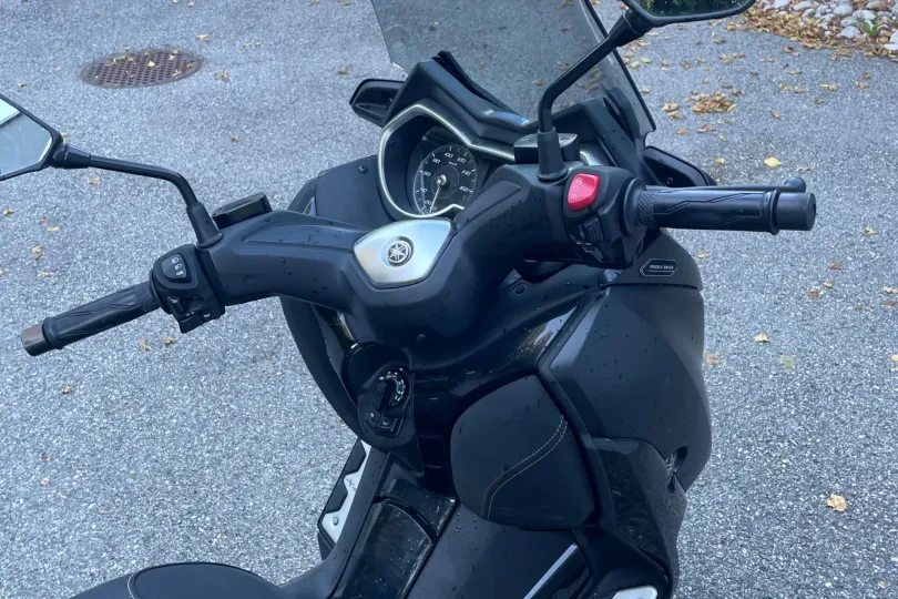 VENDO X-MAX 300 YAMAHA, Usato, Svizzera, Breganzona
