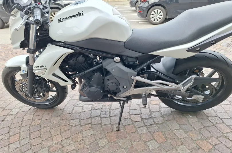 KAWASAKI ER-6N , Gebraucht, Schweiz, Giubiasco