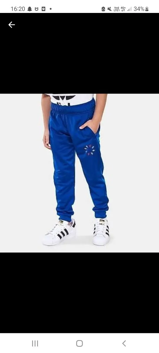 Adidas Trainerhose, Schweiz, Wetzikon