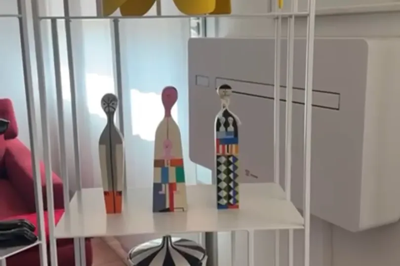 Due scaffali design in ferro, Schweiz, Riazzino