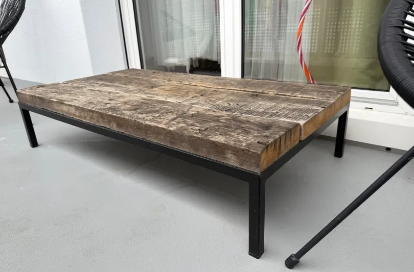 Tavolino in legno e metallo fatto a mano, Svizzera, Riazzino